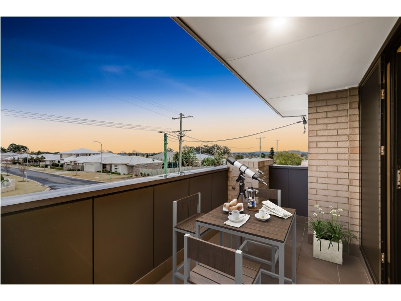 488 Mackenzie Street, Middle Ridge QLD 4350