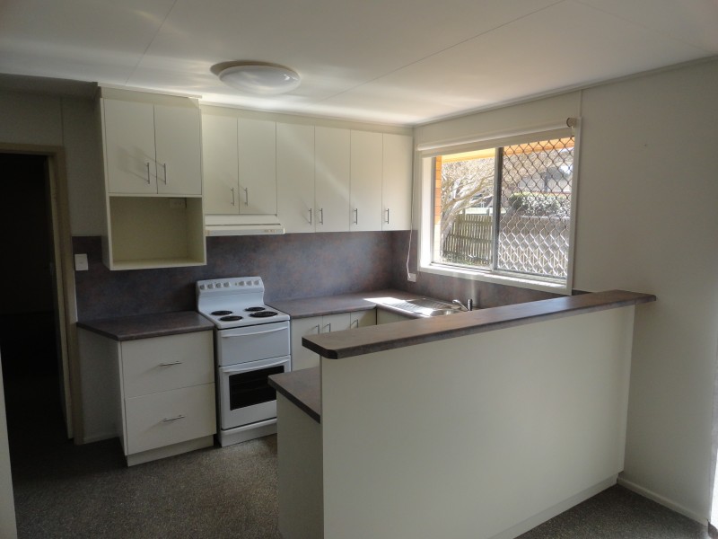 1 Garvey Street, Mount Lofty QLD 4350