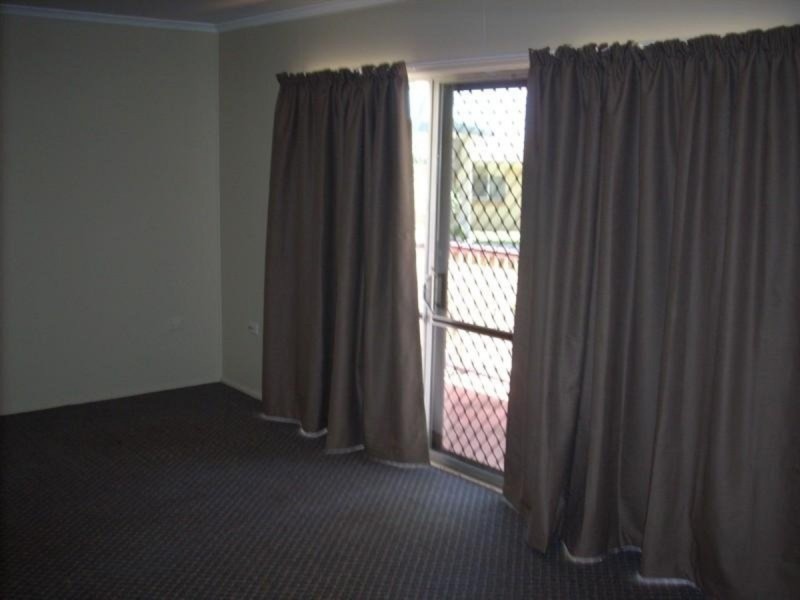 1 Garvey Street, Mount Lofty QLD 4350