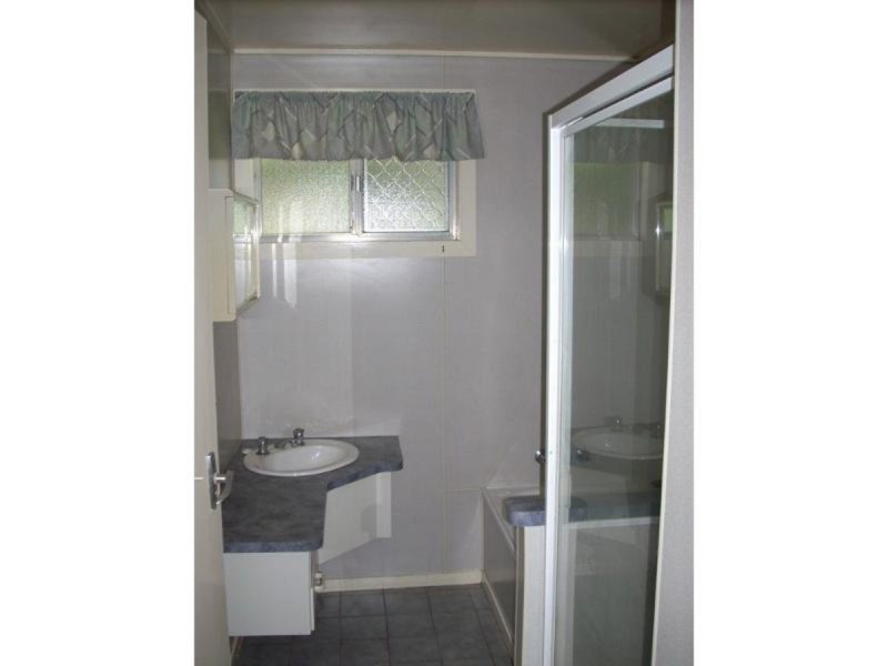 1 Garvey Street, Mount Lofty QLD 4350