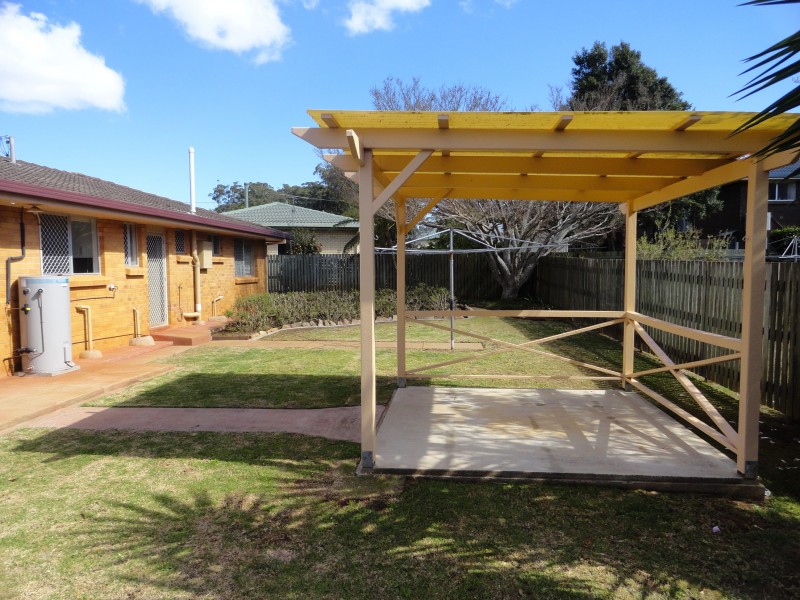 1 Garvey Street, Mount Lofty QLD 4350