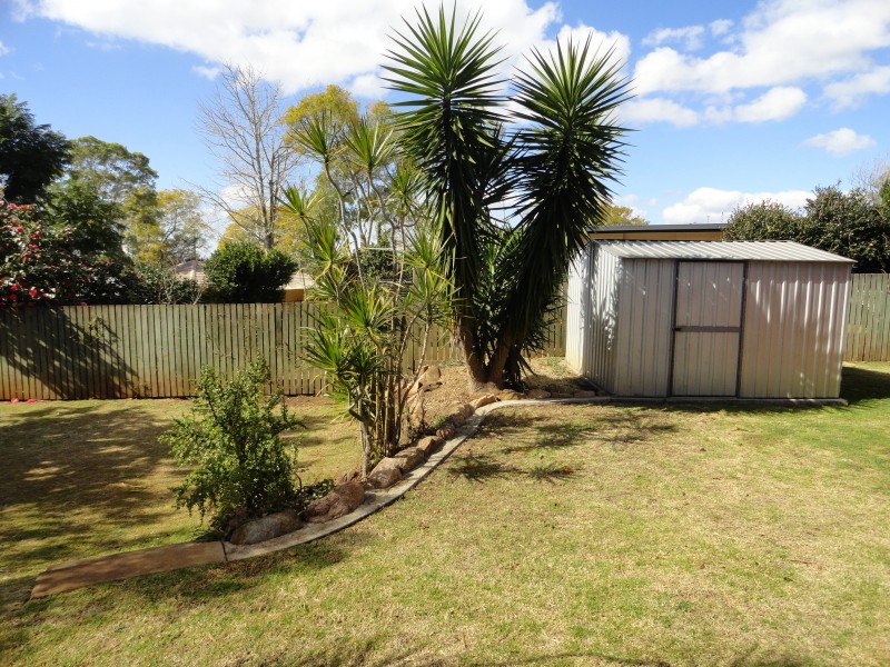 1 Garvey Street, Mount Lofty QLD 4350