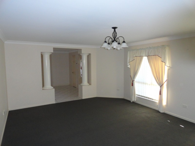 6 Glen Eagles Drive, Middle Ridge QLD 4350