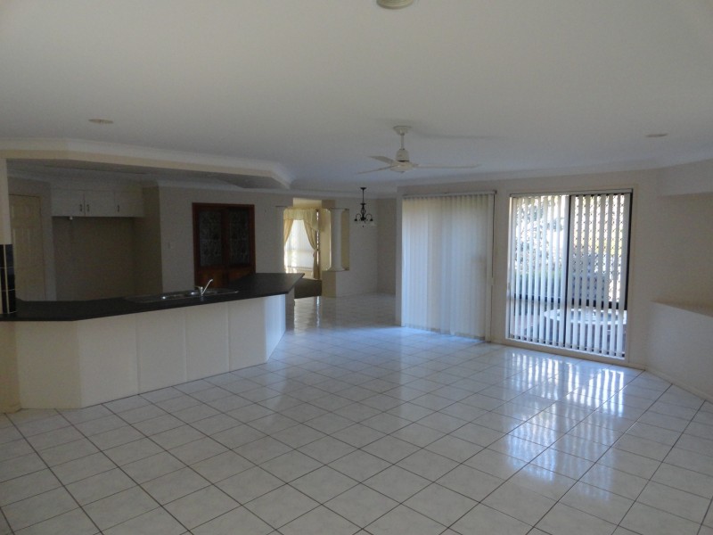 6 Glen Eagles Drive, Middle Ridge QLD 4350