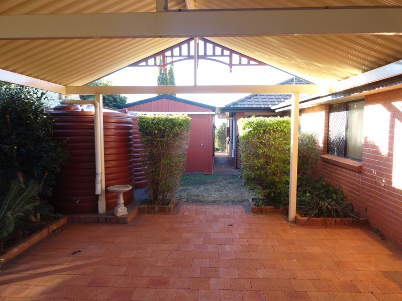 6 Glen Eagles Drive, Middle Ridge QLD 4350