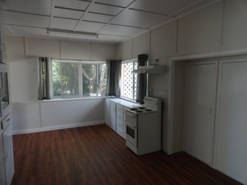 2 Perry Street, Harlaxton QLD 4350