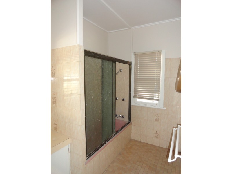 2 Perry Street, Harlaxton QLD 4350