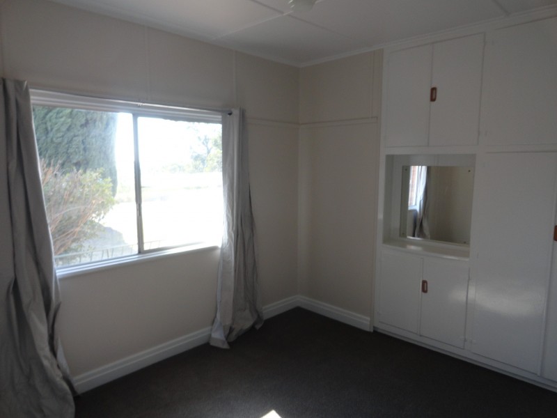 2 Perry Street, Harlaxton QLD 4350