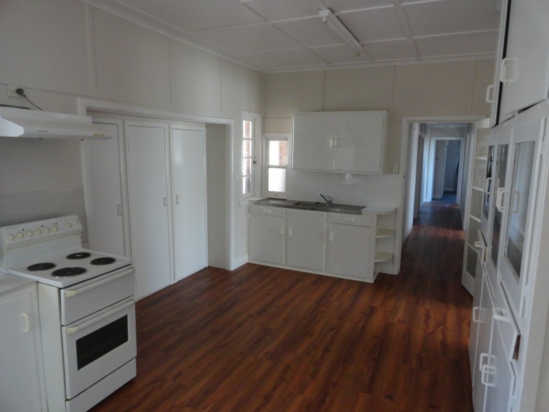 2 Perry Street, Harlaxton QLD 4350