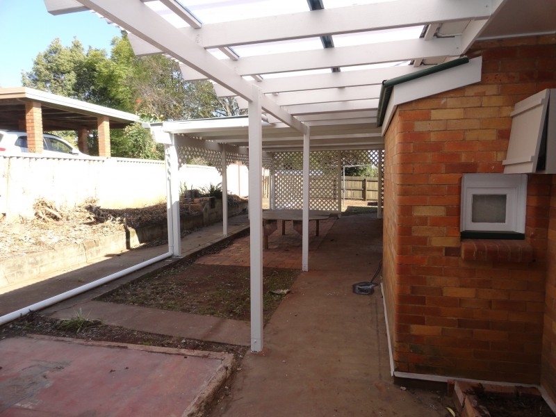 2 Perry Street, Harlaxton QLD 4350