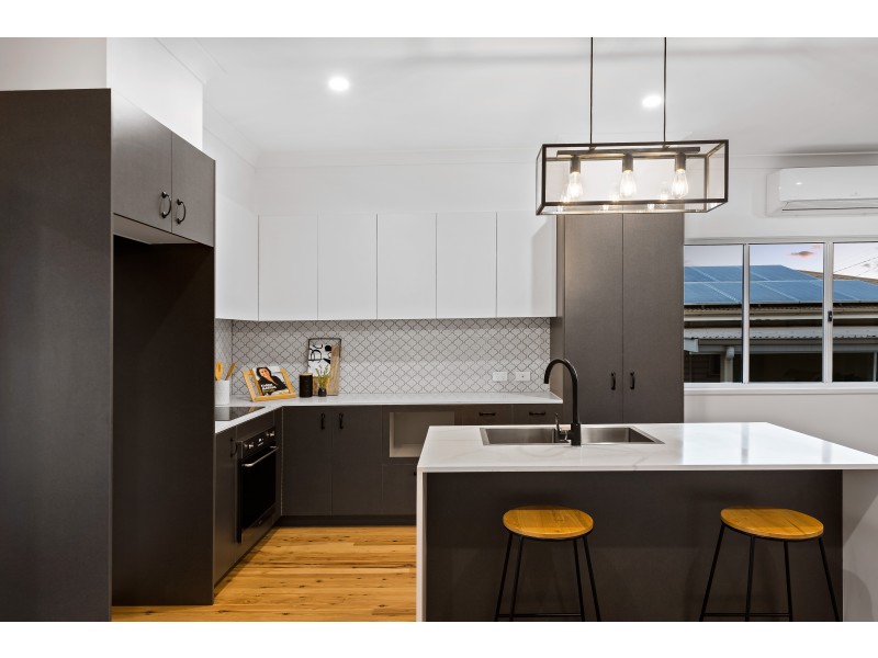 17 Norah Street, Centenary Heights QLD 4350