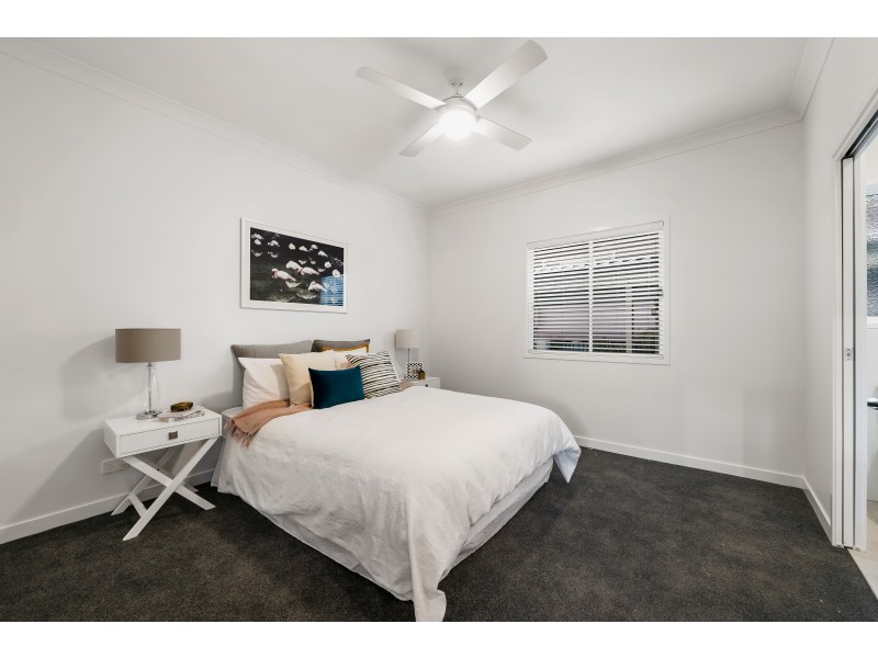 17 Norah Street, Centenary Heights QLD 4350