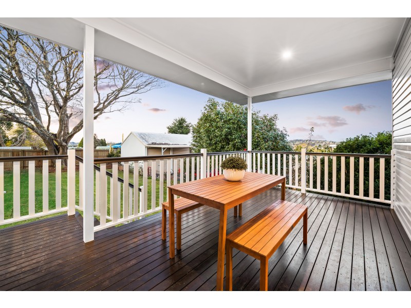 17 Norah Street, Centenary Heights QLD 4350
