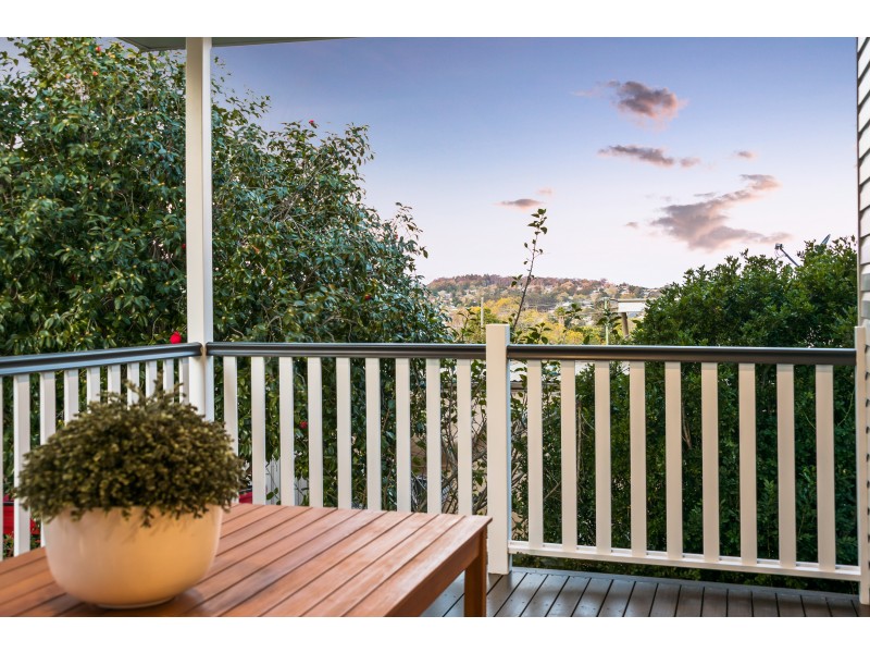 17 Norah Street, Centenary Heights QLD 4350