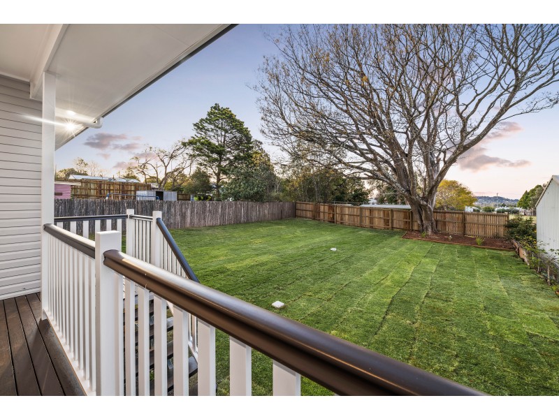 17 Norah Street, Centenary Heights QLD 4350