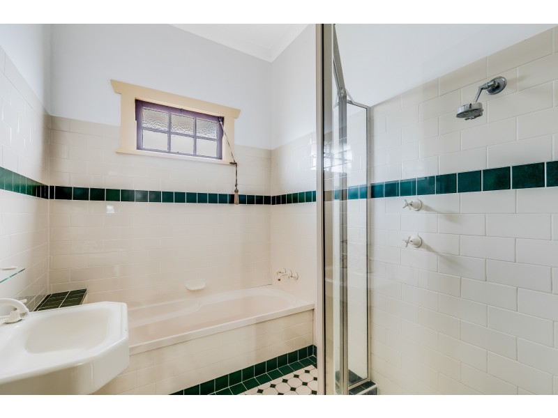 17 Dunmore Street, East Toowoomba QLD 4350