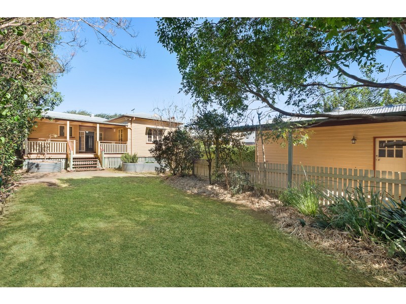 17 Dunmore Street, East Toowoomba QLD 4350