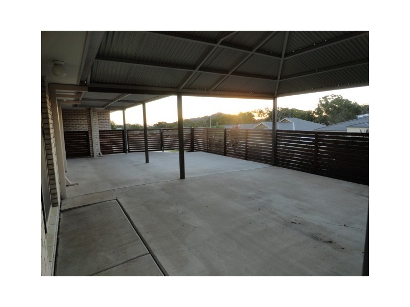 2 Bulloo Street, Glenvale QLD 4350