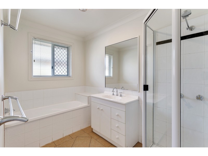 15 Uniplaza Court, Kearneys Spring QLD 4350