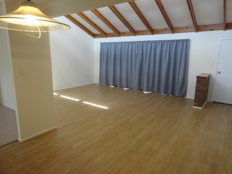 12 Broadfoot Street, Kearneys Spring QLD 4350