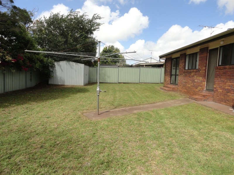 12 Broadfoot Street, Kearneys Spring QLD 4350