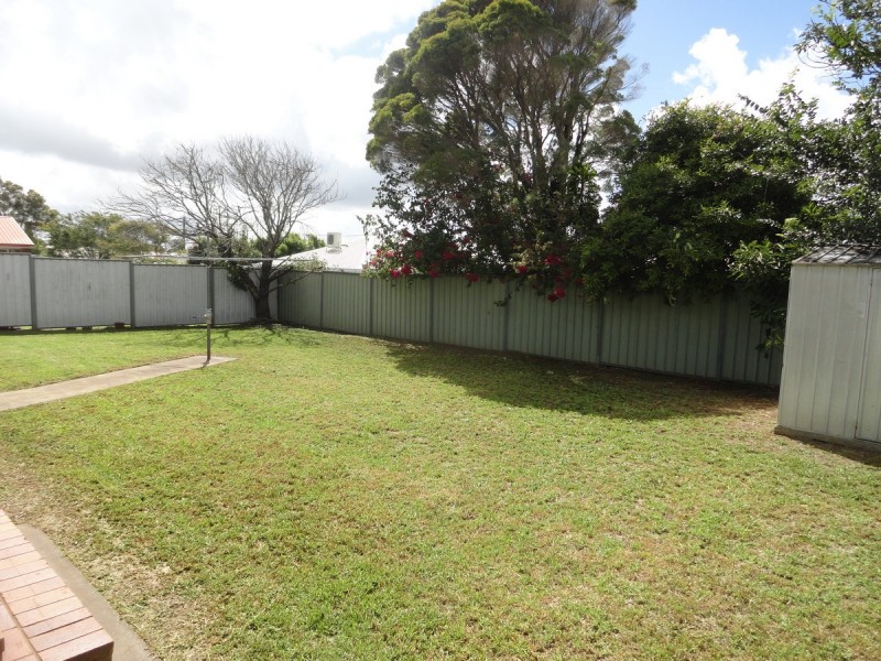 12 Broadfoot Street, Kearneys Spring QLD 4350