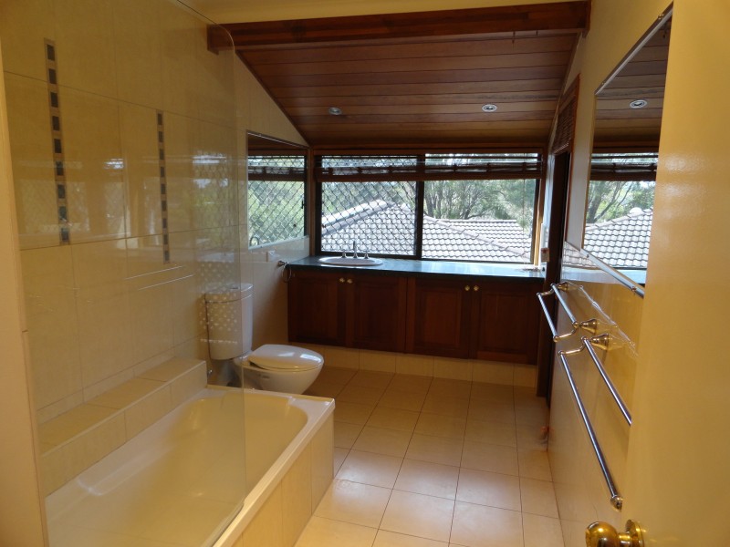 1 Cassia Street, Centenary Heights QLD 4350
