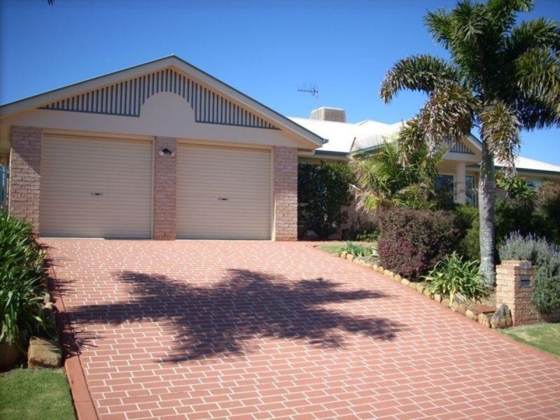 574 Hume Street, Middle Ridge QLD 4350