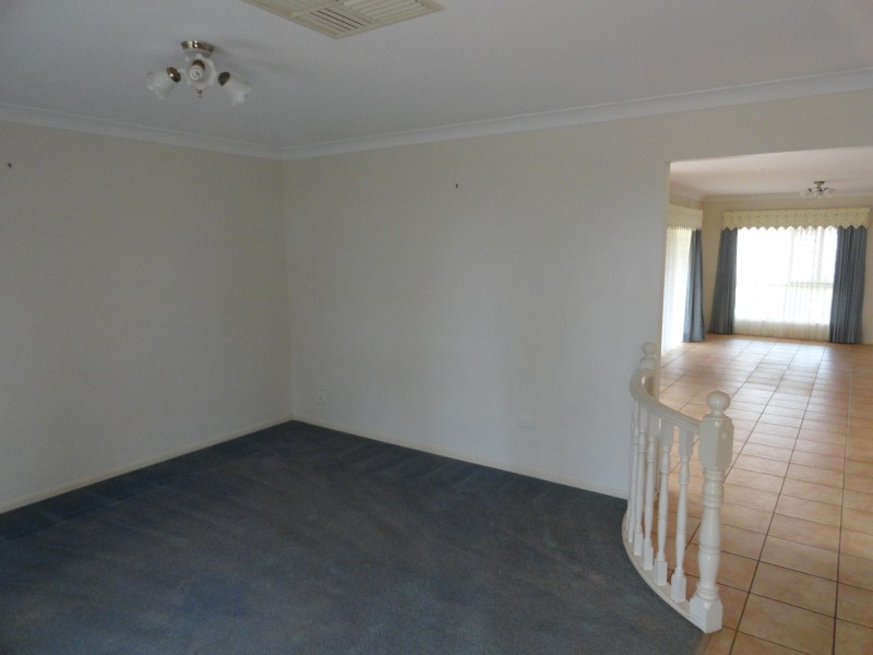 574 Hume Street, Middle Ridge QLD 4350