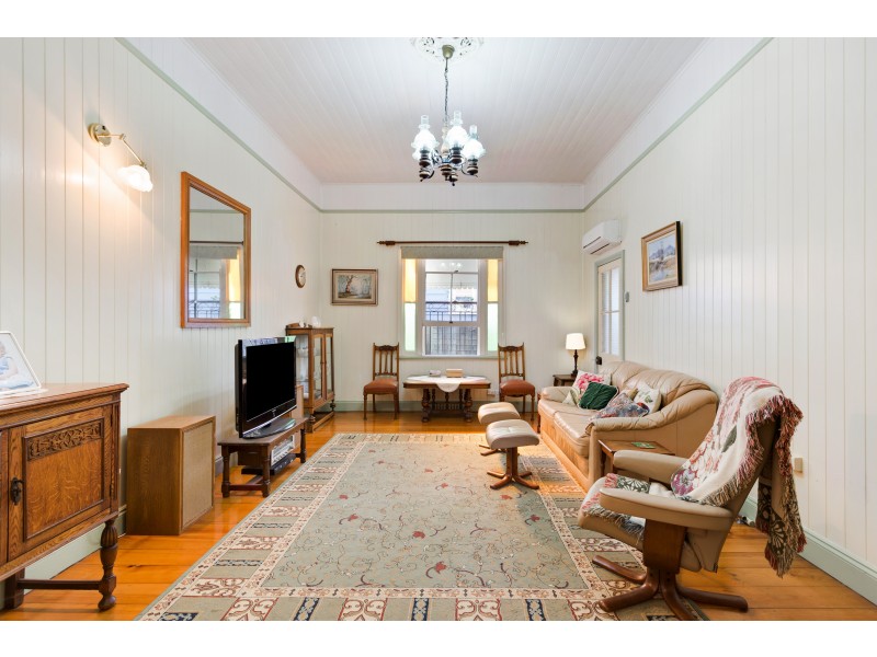 19 Somme Street, North Toowoomba QLD 4350