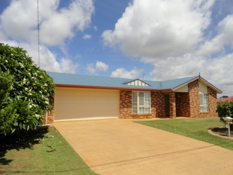 146 Spring Street, Middle Ridge QLD 4350