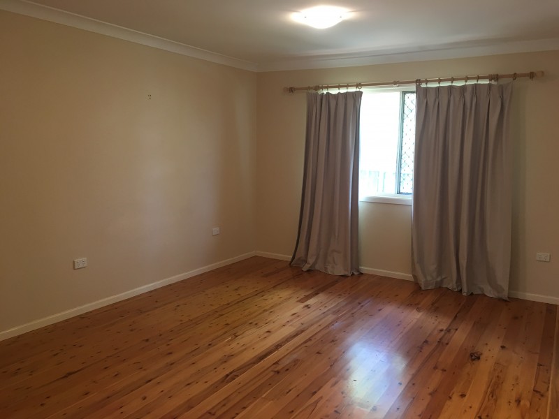 7 Cleary Street, Centenary Heights QLD 4350