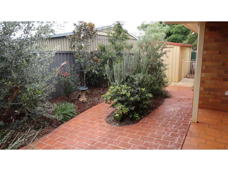 7 Cleary Street, Centenary Heights QLD 4350