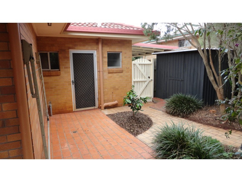 7 Cleary Street, Centenary Heights QLD 4350
