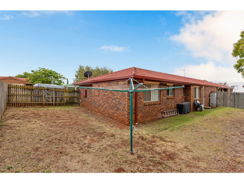 8 Gabrielle Street, Kearneys Spring QLD 4350