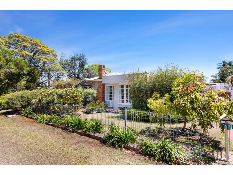 13 Curzon Street, Mount Lofty QLD 4350
