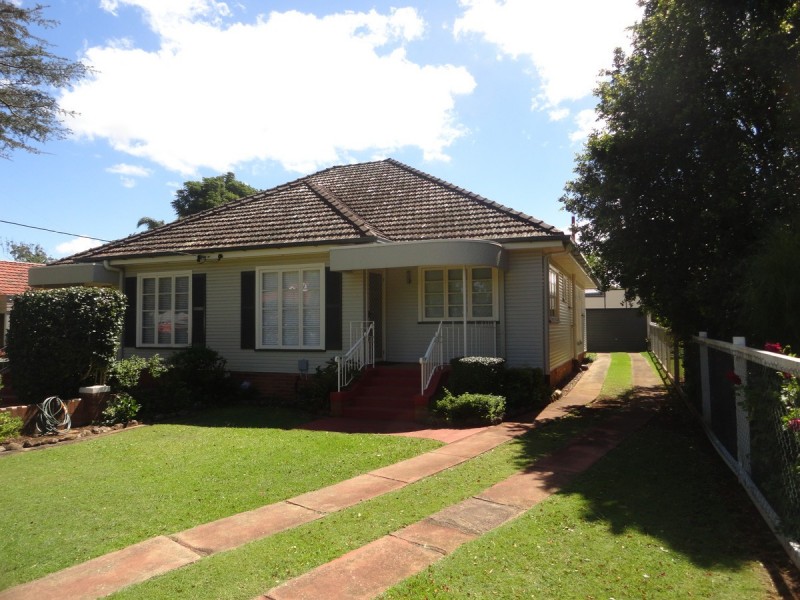 14 Lydwin Crescent, East Toowoomba QLD 4350