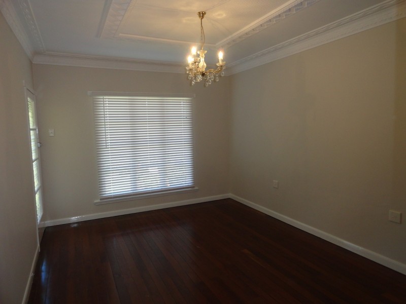 14 Lydwin Crescent, East Toowoomba QLD 4350