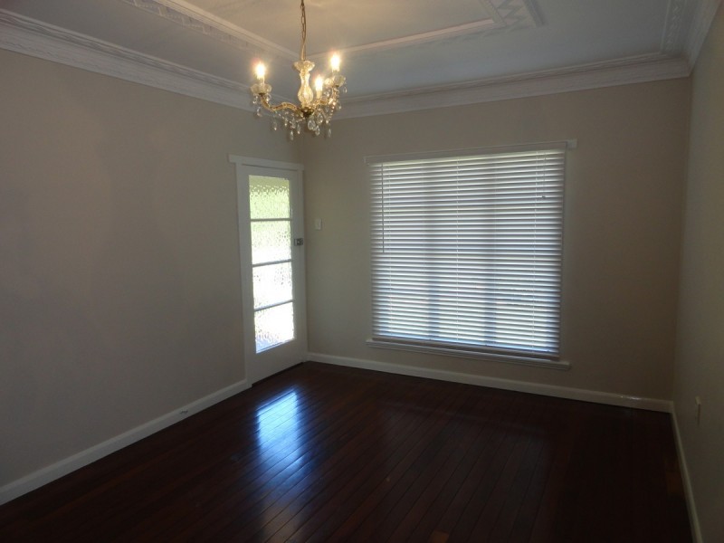 14 Lydwin Crescent, East Toowoomba QLD 4350