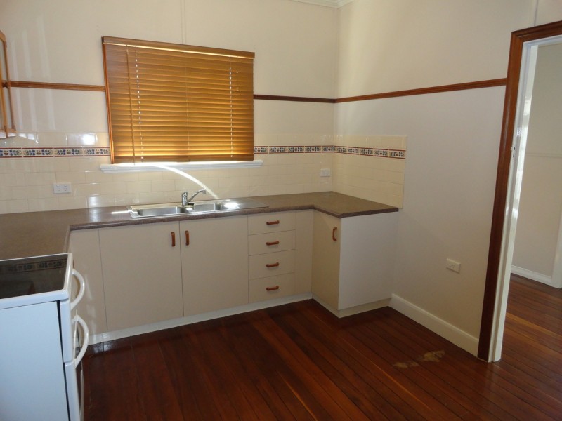 14 Lydwin Crescent, East Toowoomba QLD 4350