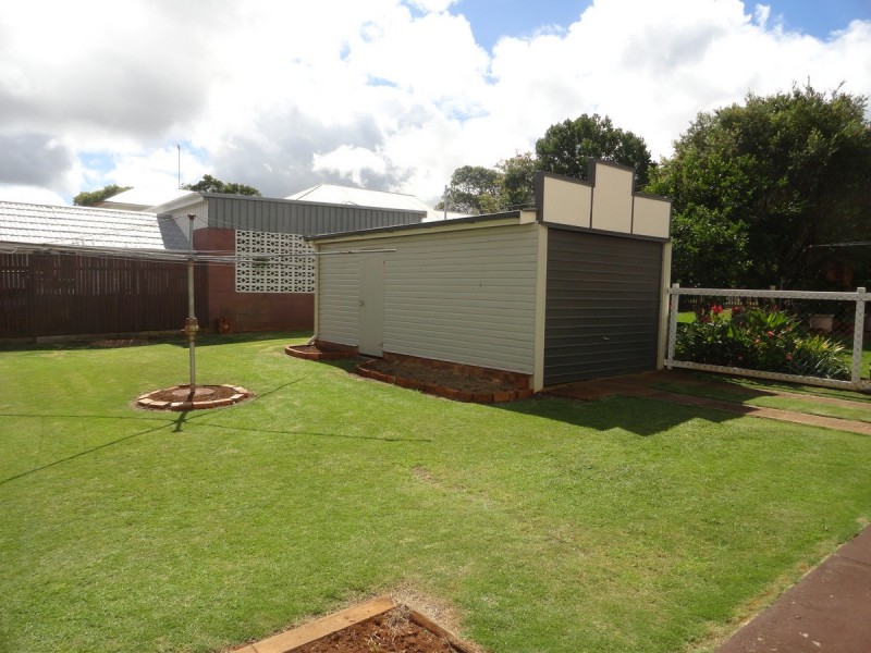 14 Lydwin Crescent, East Toowoomba QLD 4350