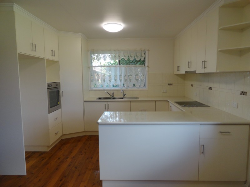 8 Skoien Street, Harristown QLD 4350