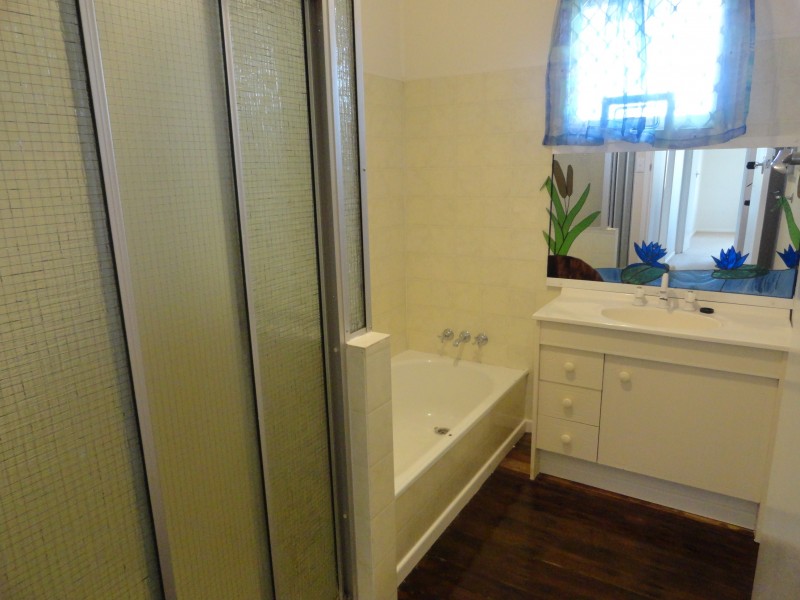 8 Skoien Street, Harristown QLD 4350