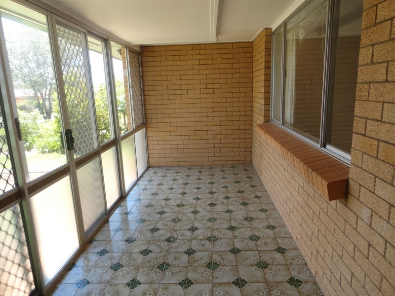 8 Skoien Street, Harristown QLD 4350