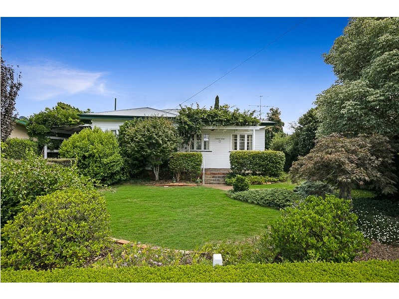 17 Perth Street, Rangeville QLD 4350