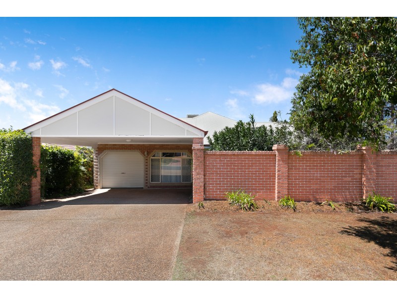 341 Spring Street, Kearneys Spring QLD 4350