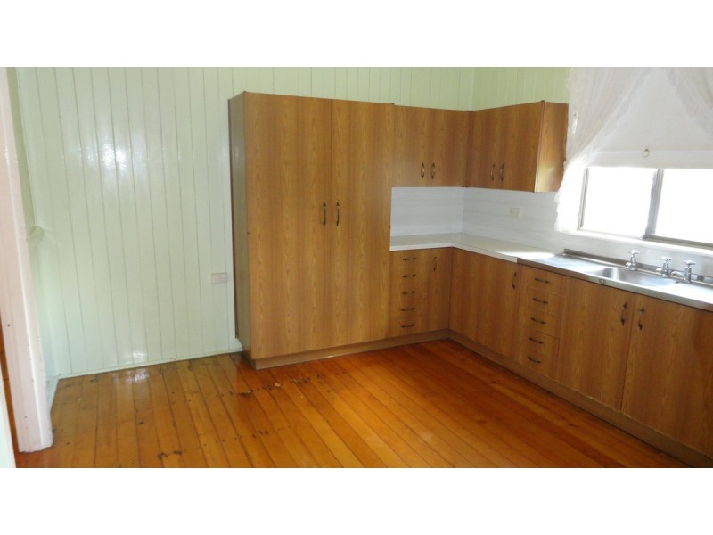 144 Russell Street, Newtown QLD 4350