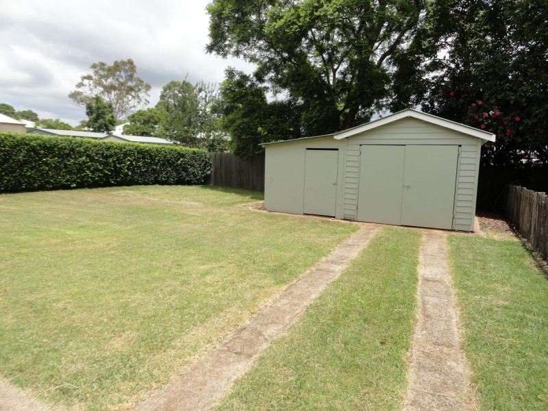 28 Collins Street, Mount Lofty QLD 4350