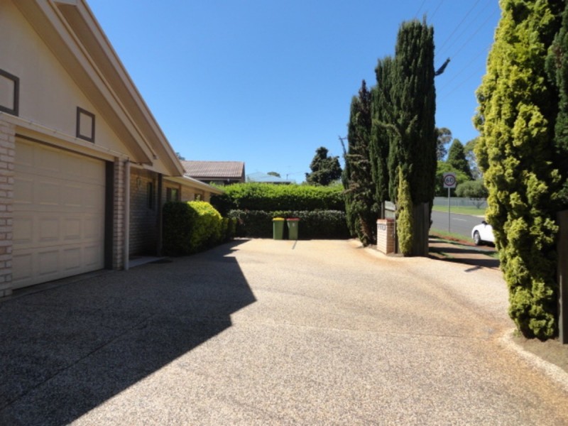 2/244 Mackenzie Street, Rangeville QLD 4350