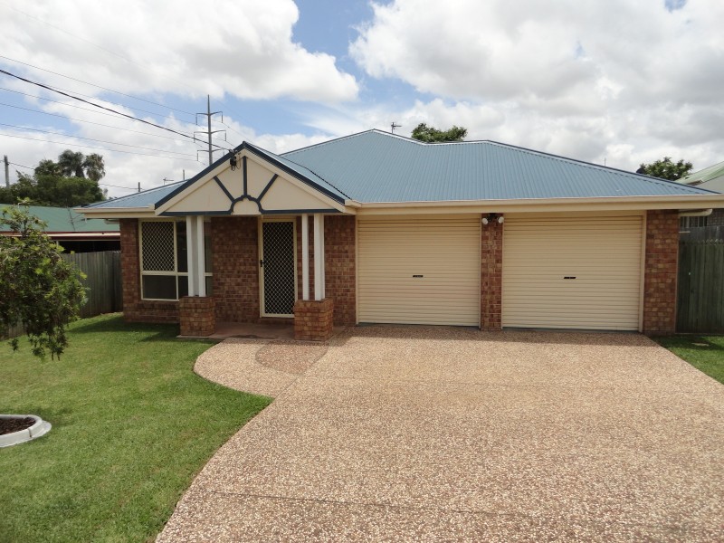 9 Todd Court, Kearneys Spring QLD 4350